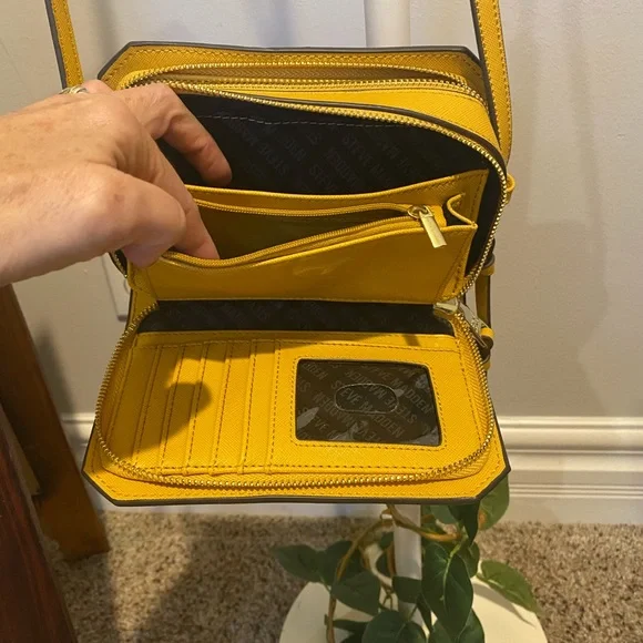🌻Steve Madden yellow Cross body bag NWOT - Picture 4 of 4